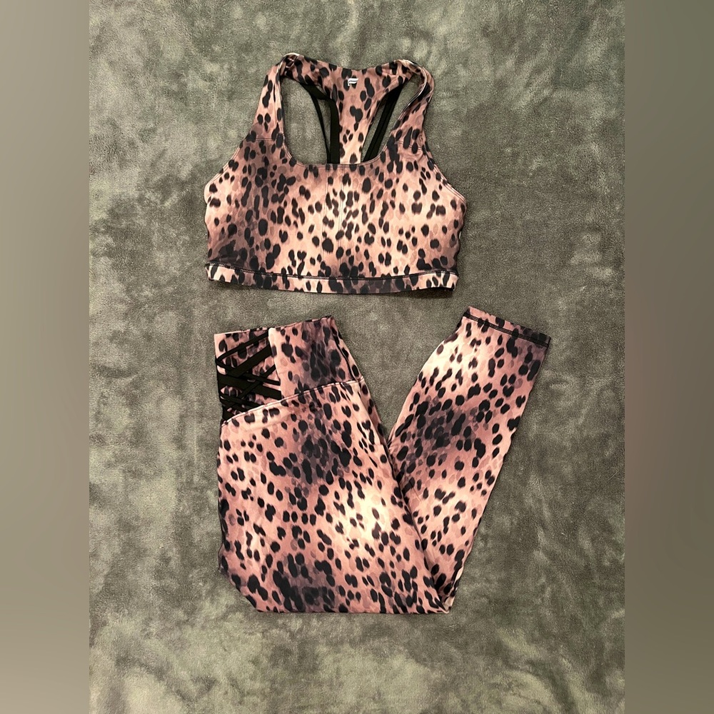 Fabletics set, women’s size large